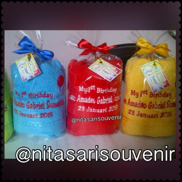 handuk bordir m  handuk bordir m