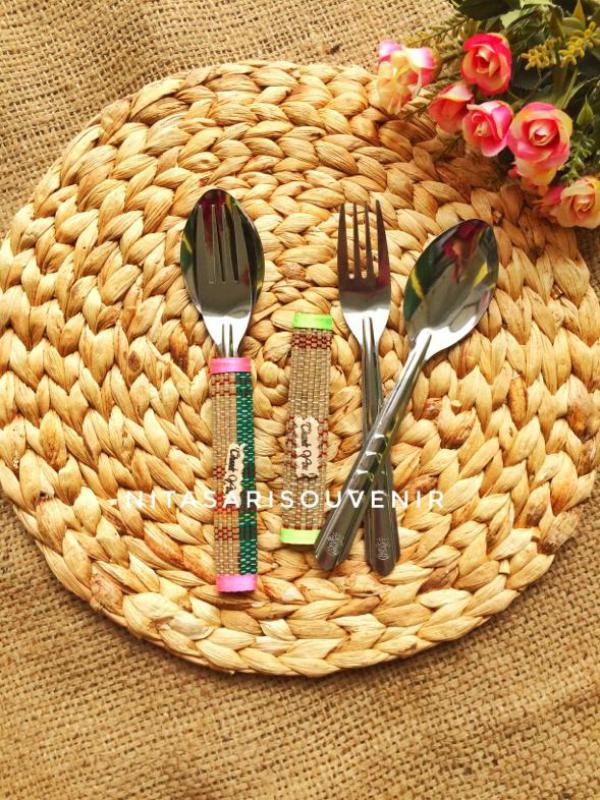 sendok lilit tikar sendok lilit tikar