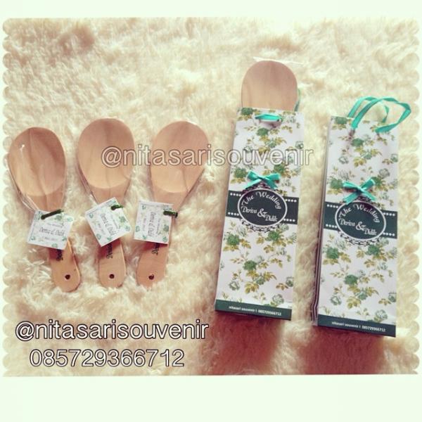 centong kayu putih kemas paperbag fc centong kayu putih kemas paperbag fc