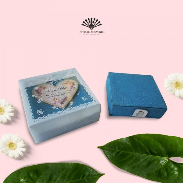 tempat perhiasan kotak sintetis k.m tempat perhiasan kotak sintetis k.m