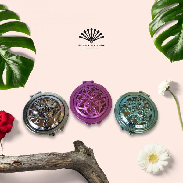 Kaca ukir gembung  Kaca ukir gembung