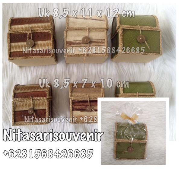 Peti perhiasan size L & M kp 