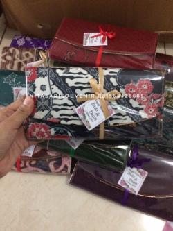 dompet batik L